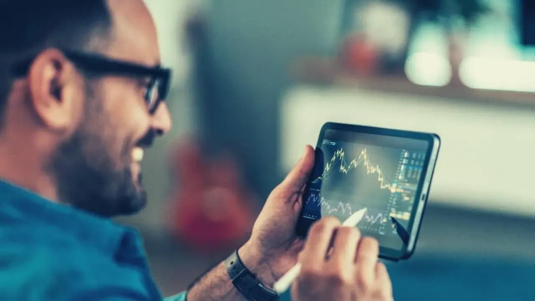 Ile można zarobić na giełdzie w miesiąc? Zyski i ryzyko inwestycji