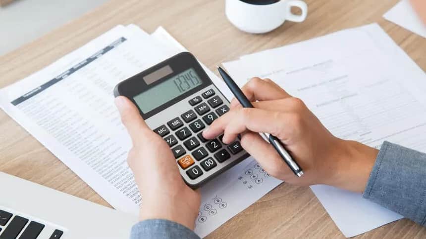 Ile można zarobić rocznie na karcie podatkowej? Sprawdź limity i przepisy