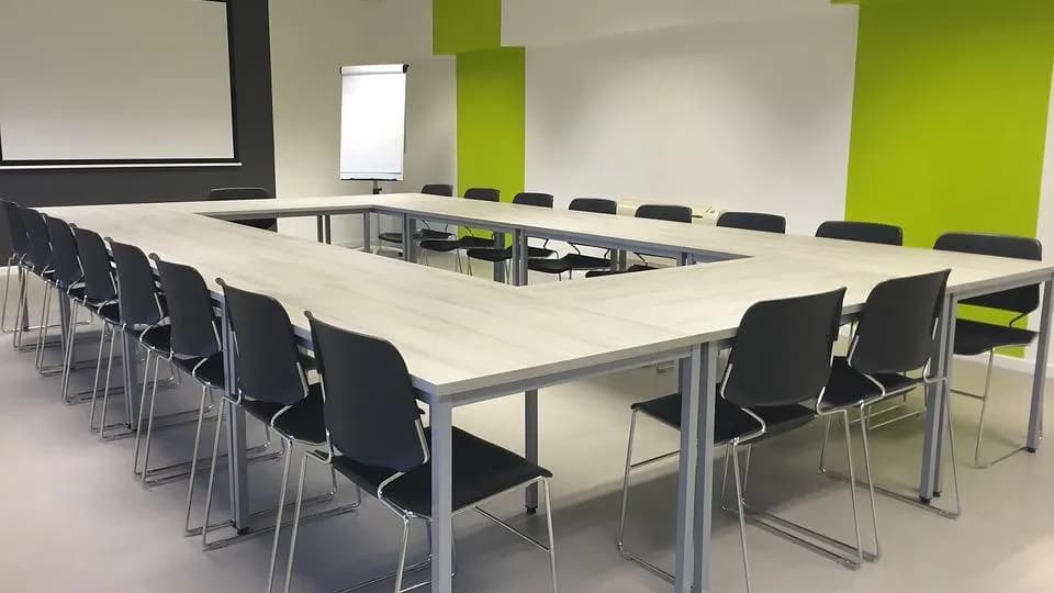 Jak założyć firmę szkoleniową i uniknąć najczęstszych błędów