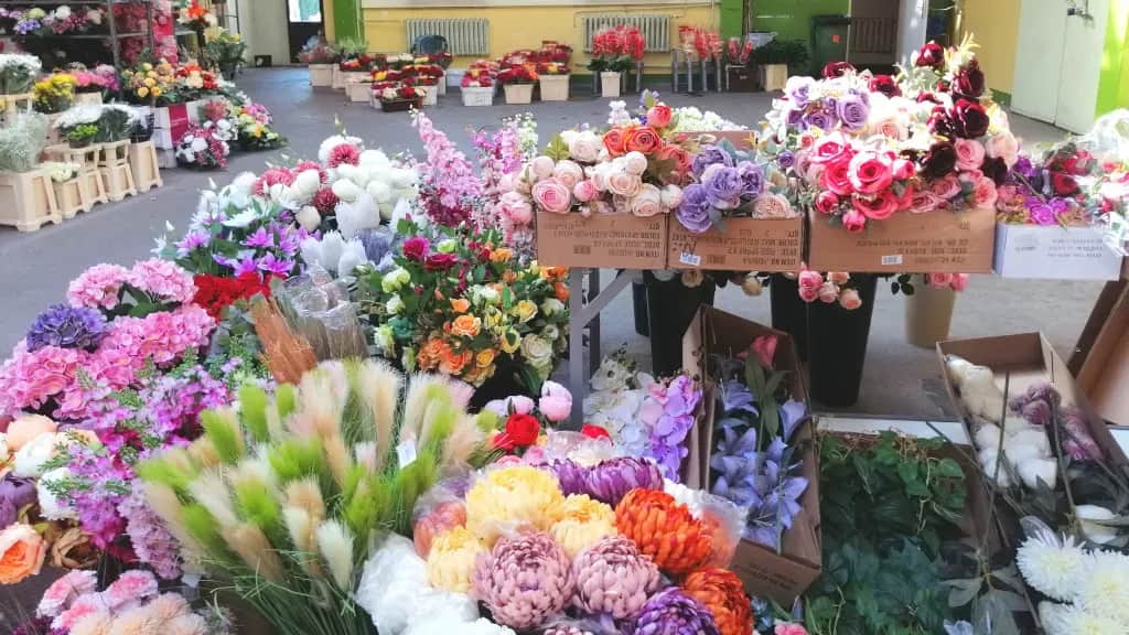 Giełda kwiatowa Tarnów w jakie dni – uniknij tłumów i ciesz się wyborem
